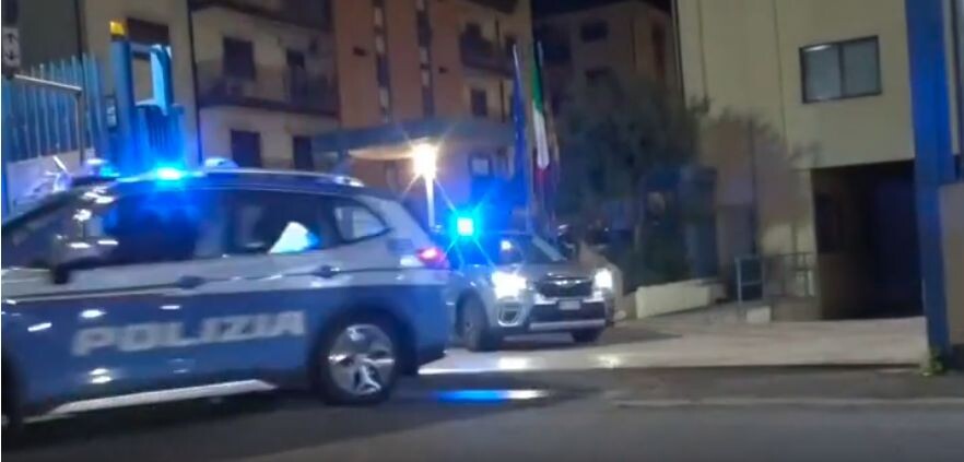 images Tentata estorsione aggravata dal metodo mafioso a un commerciante, 6 arresti a Crotone