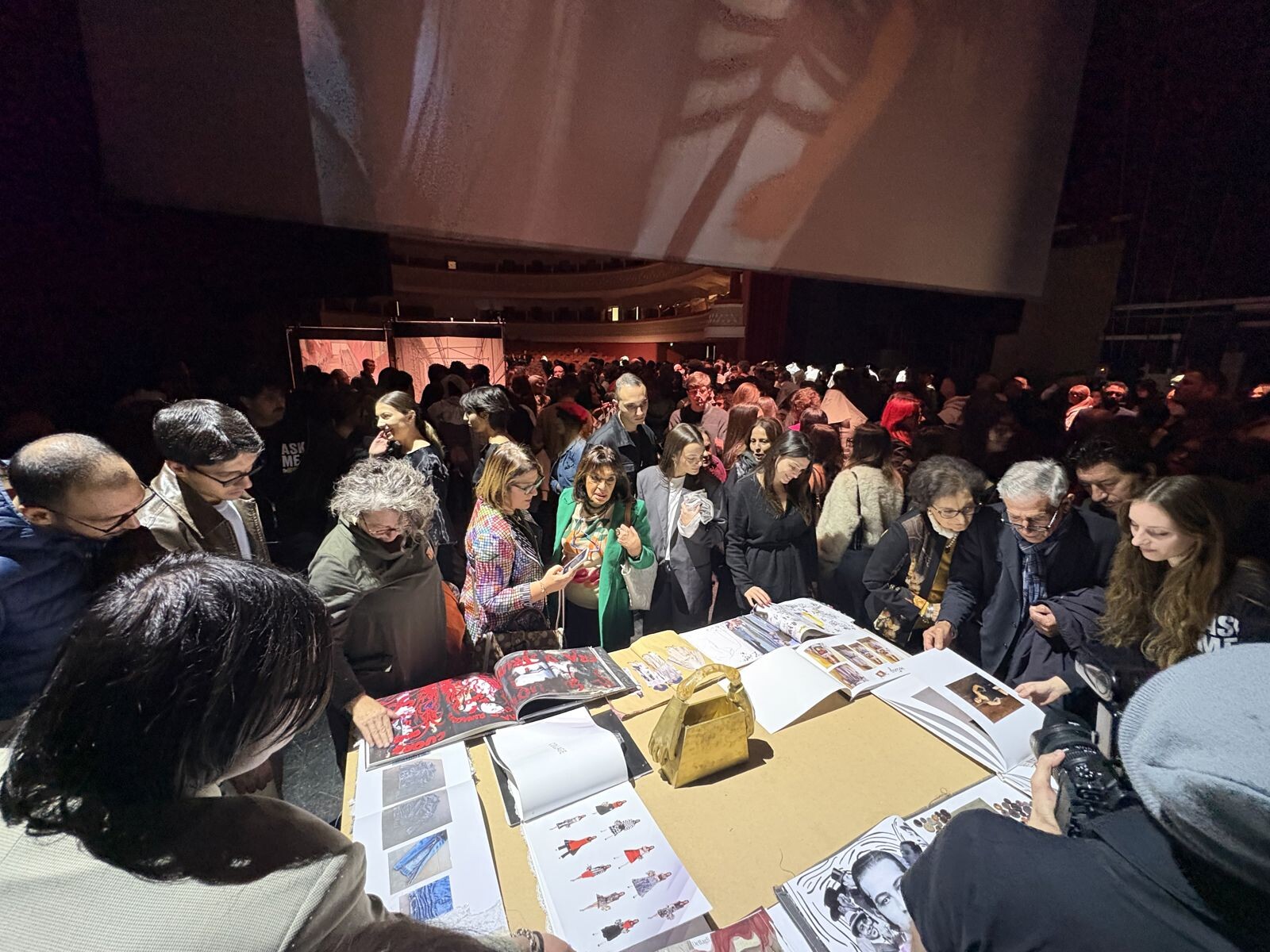 Aba Fashion Show, la creatività dei giovani vibra sul palco del Politeama images Aba Fashion Show, la creatività dei giovani vibra sul palco del Politeama