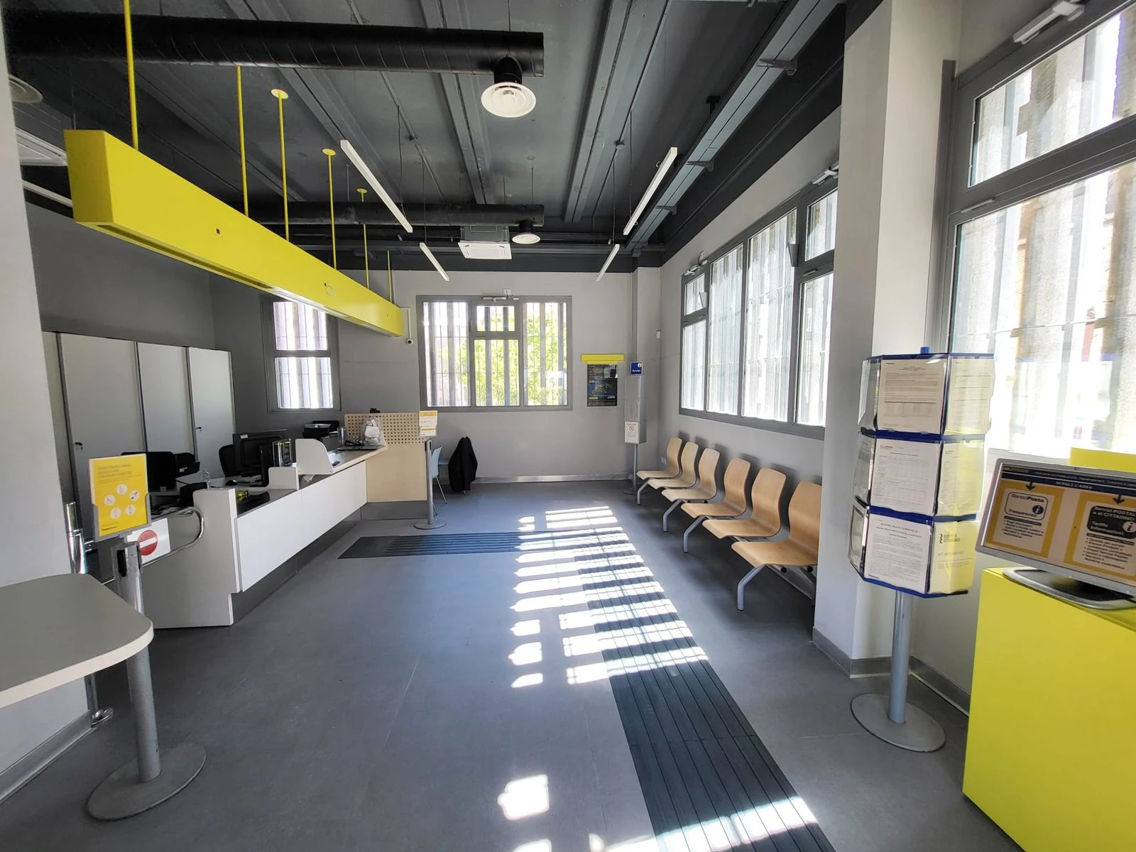 Poste italiane, di nuovo disponibili nella versione “polis” gli uffici postali di Gasperina e Cropani Marina