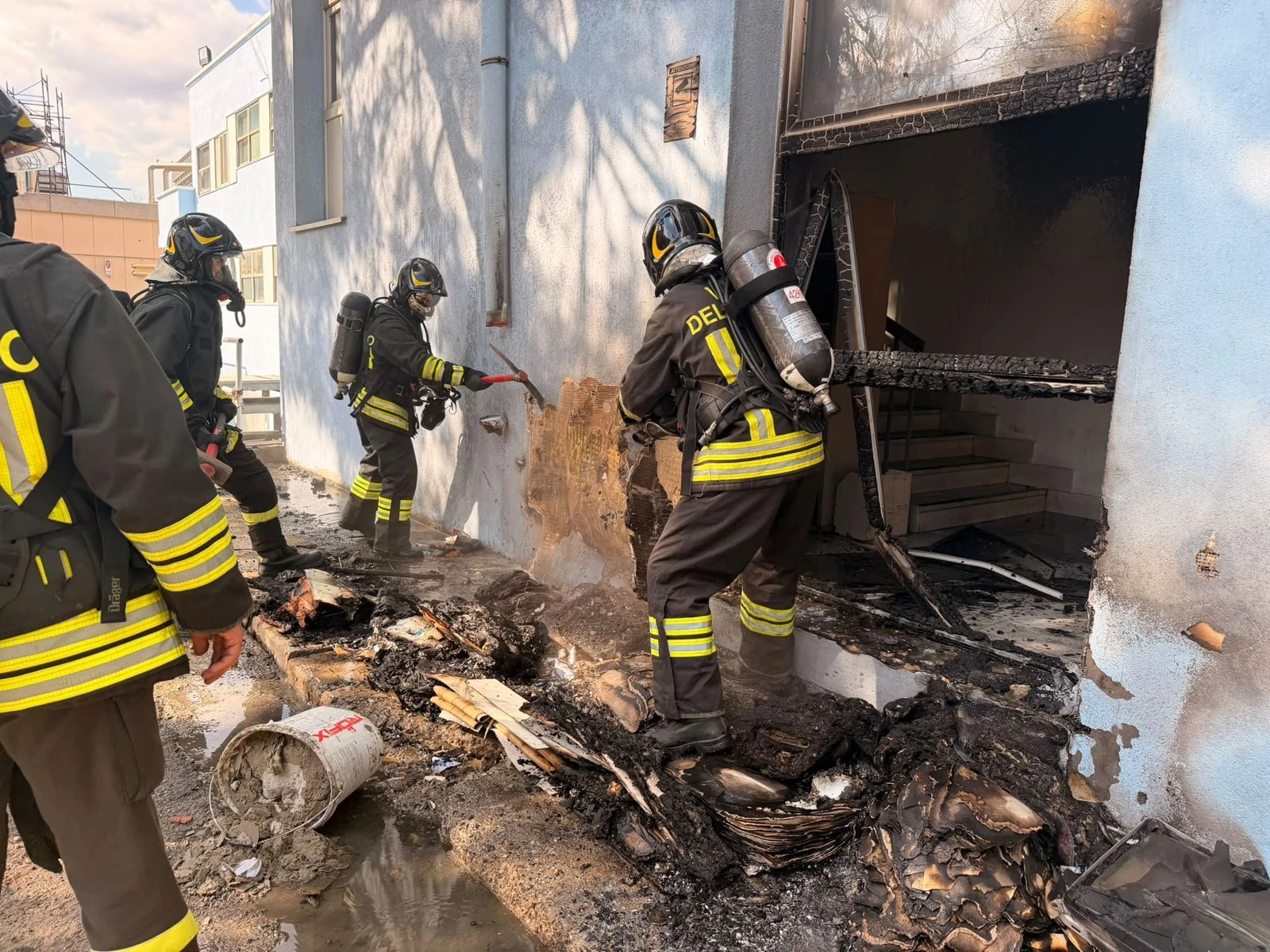 Incendio all’ospedale San Giovanni di Dio di Crotone: fiamme circoscritte, nessun danno a persone