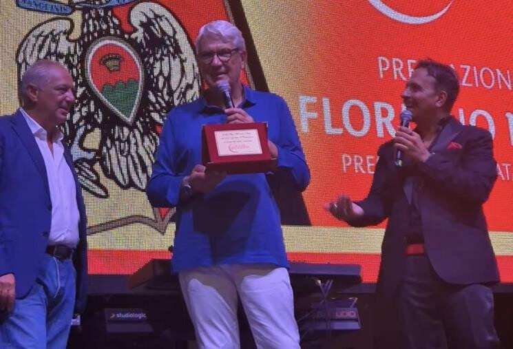 Floriano Noto premiato alla Notte Piccante: riconoscimento al presidente dell’U.S. Catanzaro images Floriano Noto premiato alla Notte Piccante: riconoscimento al presidente dell’U.S. Catanzaro
