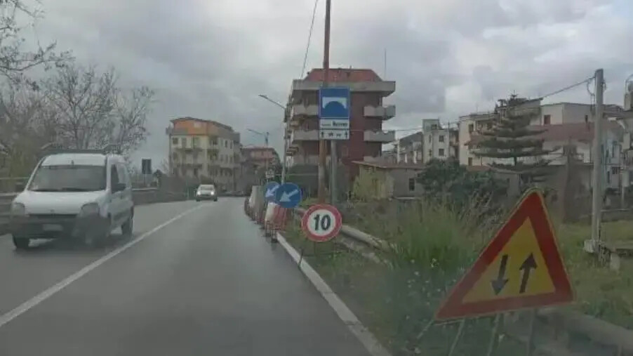 images Grave situazione di pericolo sulla strada di Badolato, "Basta Vittime sulla SS 106" torna a chiedere interventi ad Anas