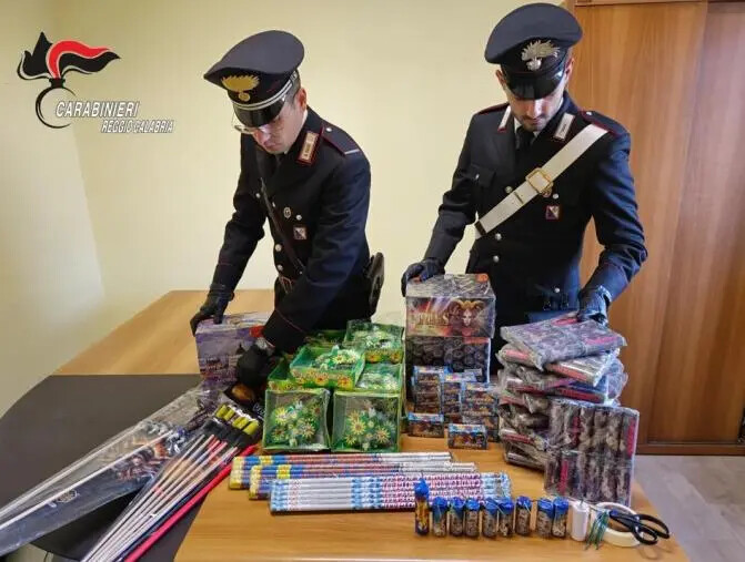 images Roccella Jonica, smantellati due laboratori per creare esplosivi 