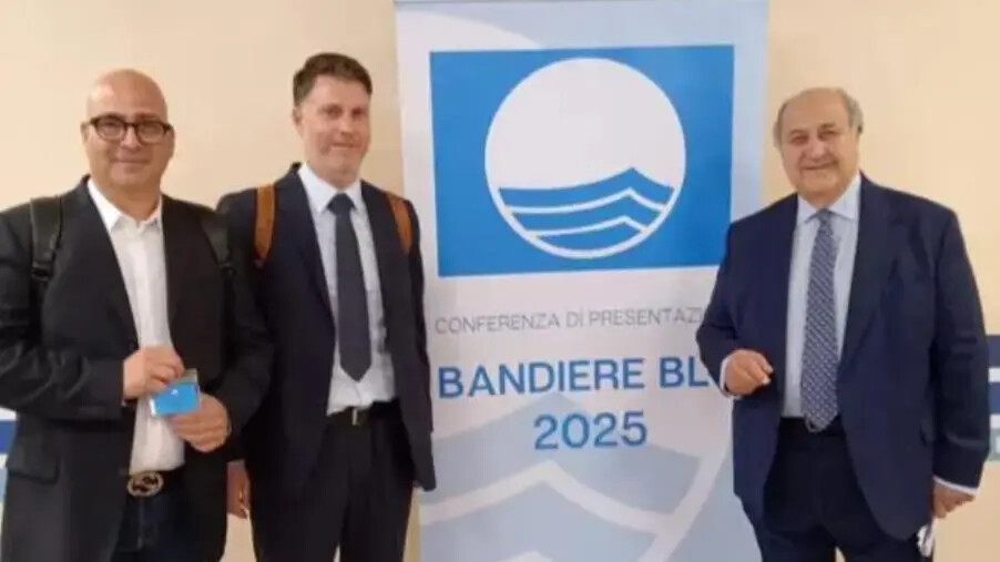 images Cropani ottiene la Bandiera Blu, il sindaco Mercurio: “Un sogno che si realizza”