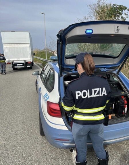 images Crotone, controlli agli autonoleggi: chiuse 2 attività