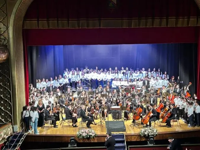 Gli alunni dell’IC “Gatti-Manzoni-Augruso” inaugurano l'anno del Conservatorio Tchaikovsky di Nocera Terinese images Gli alunni dell’IC “Gatti-Manzoni-Augruso” inaugurano l'anno del Conservatorio Tchaikovsky di Nocera Terinese