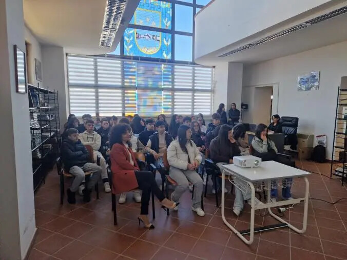 L'Istituto comprensivo di Filadelfia a tu per tu con l'esperto Citter per la riscoperta di Castelmonardo images L'Istituto comprensivo di Filadelfia a tu per tu con l'esperto Citter per la riscoperta di Castelmonardo