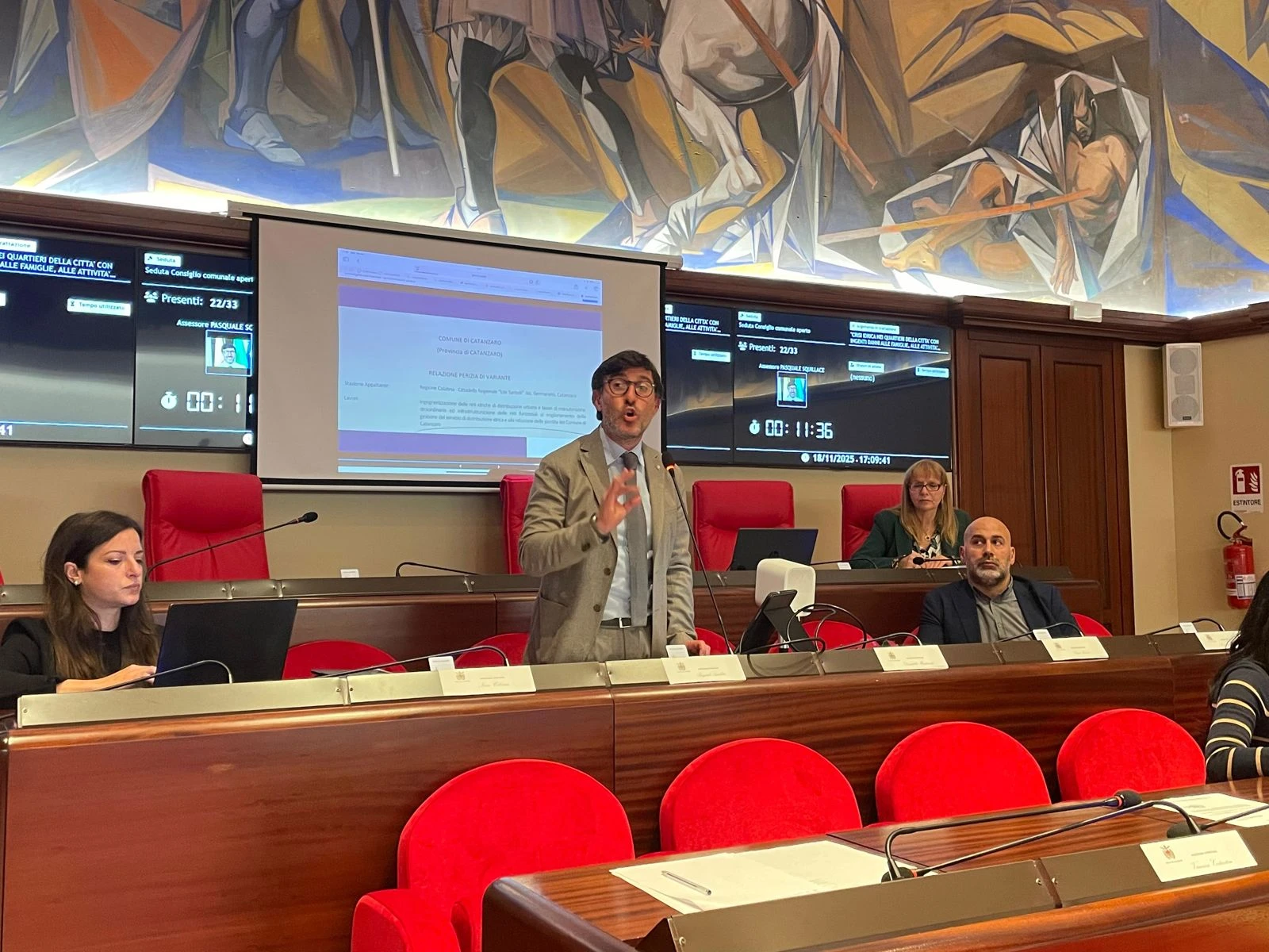 Consiglio comunale di Catanzaro sull'emergenza acqua, il 'bar' della politica e le possibili svolte in Centro e a Lido