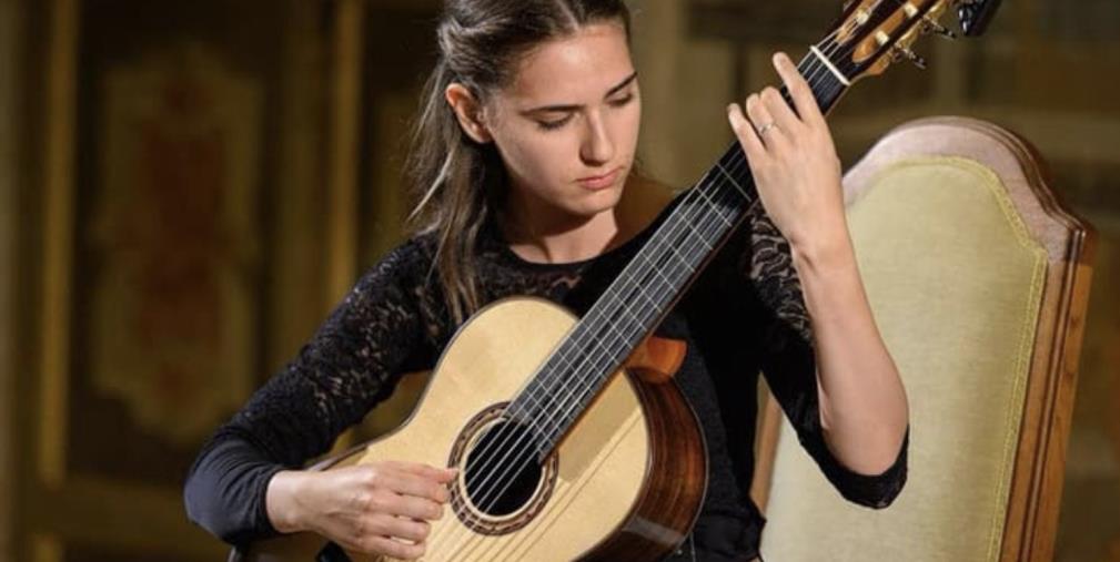 images Ama Calabria, a Tropea il recital della giovane chitarrista Eleonora Forelli 