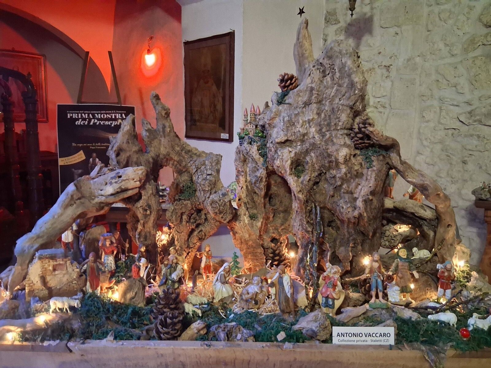 images A Stalettì la Mostra dei Presepi, Taverniti: “Tradizione, fede e arte che uniscono la comunità nel segno della pace”