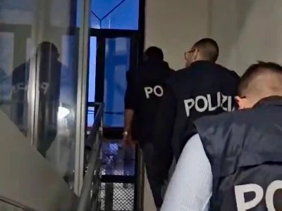 Catanzaro, droga tra i giovanissimi all’ingresso di scuola e nei luoghi della movida: 2 arresti  