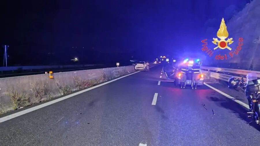 Catanzaro, grave incidente sulla SS 280 all’altezza di Sarrottino: tre auto coinvolte images Catanzaro, grave incidente sulla SS 280 all’altezza di Sarrottino: tre auto coinvolte