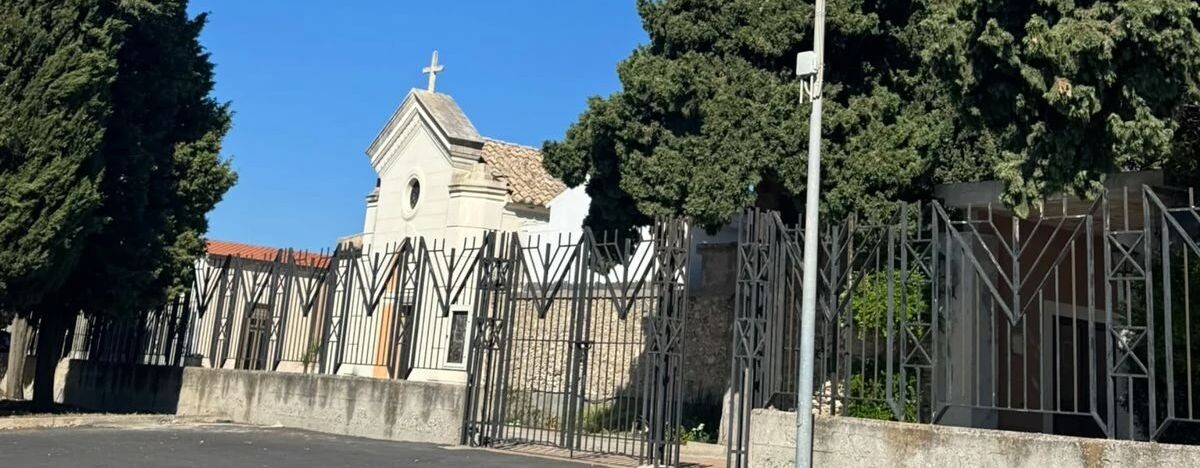 images "Cimitero di Stalettì al buio da oltre un mese": la minoranza chiede un intervento immediato