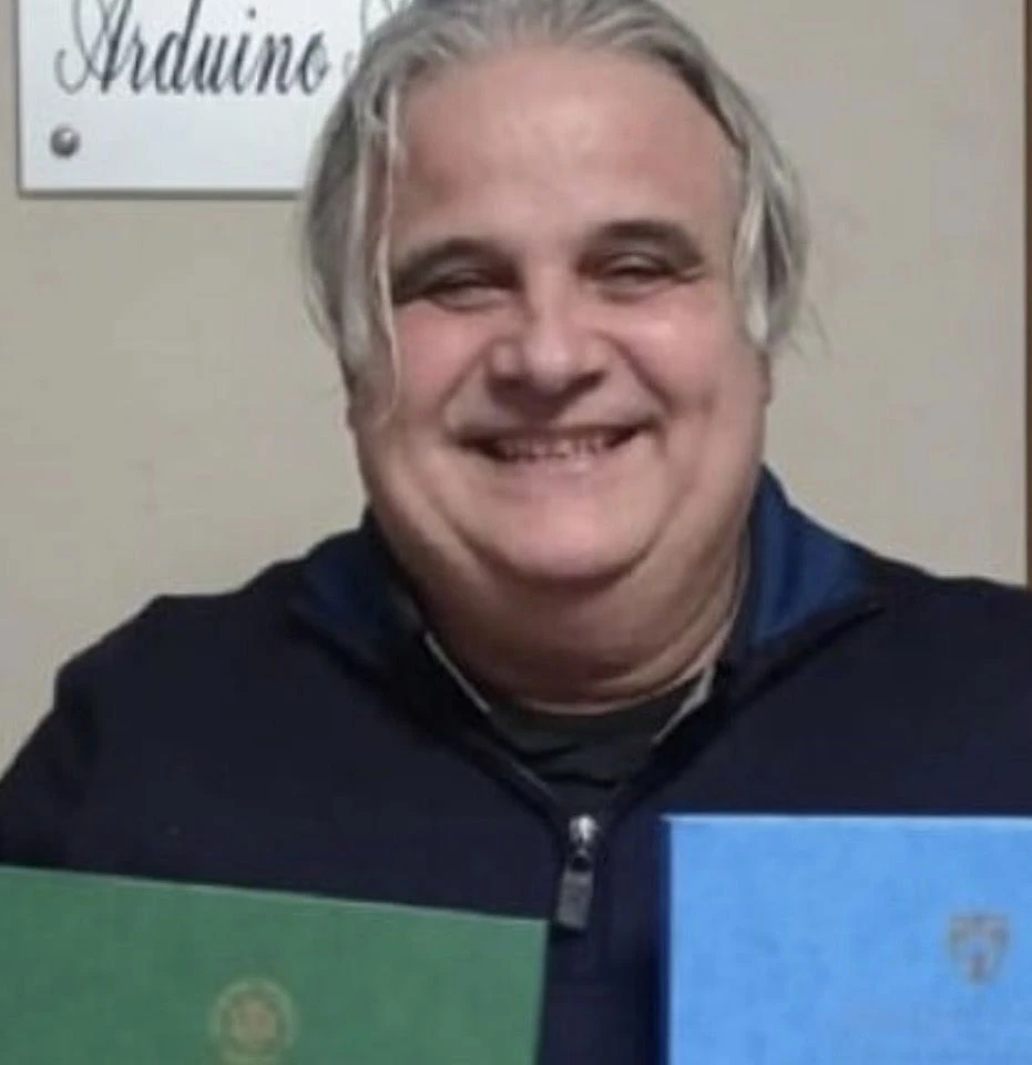 Professore di Reggio Calabria consegue 2 lauree in 2 giorni e raggiunge il traguardo di 12 titoli 