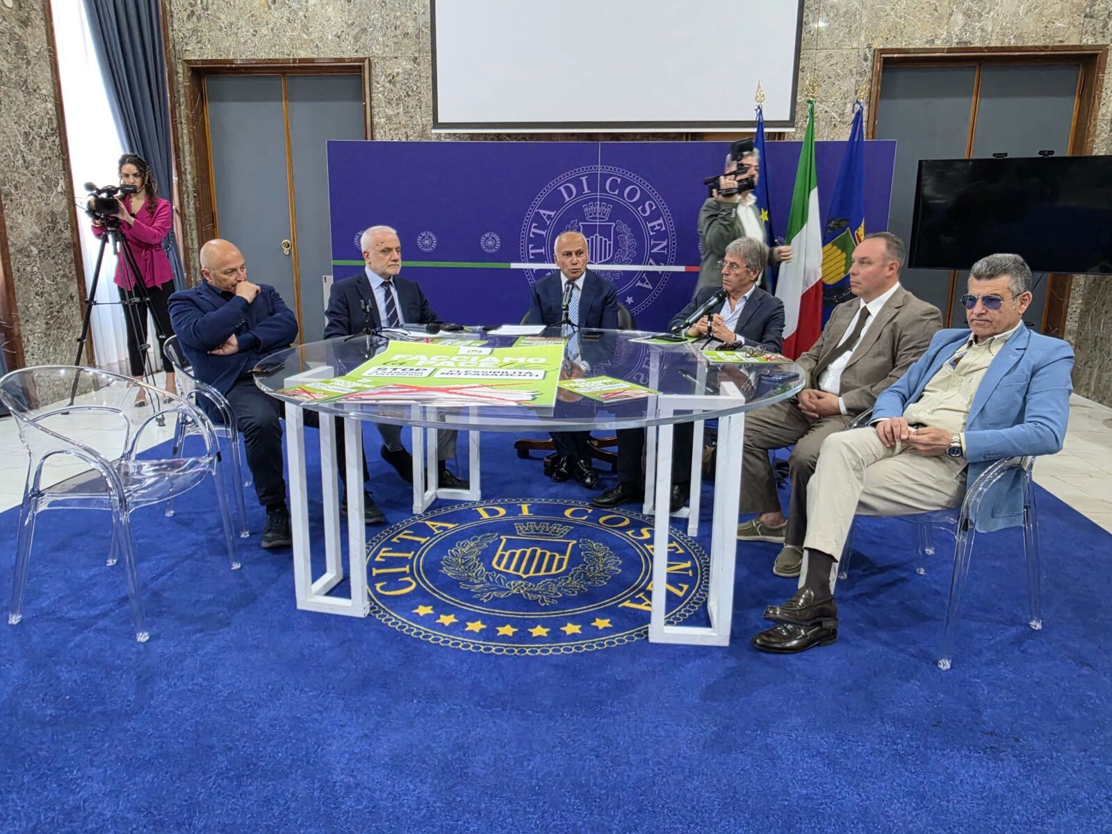 images Presentata la Pace Fiscale a Cosenza, Caruso: “Nessuno resti indietro”