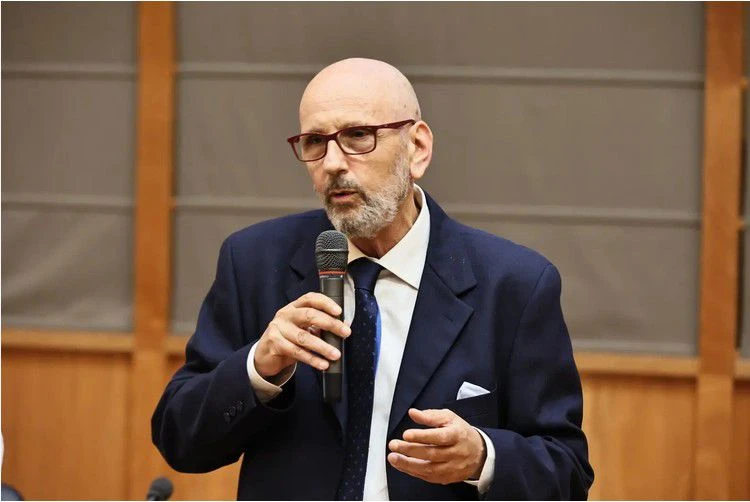 Chirurgia cardiaca mini-invasiva: all’A.O.U. "Dulbecco" tecniche avanzate per curare il cuore