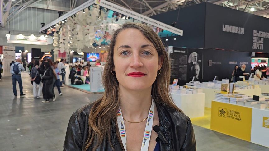 images È calabrese la vincitrice del Premio Lorenzo Claris Appiani: Elisabetta Garieri premiata al Salone del Libro