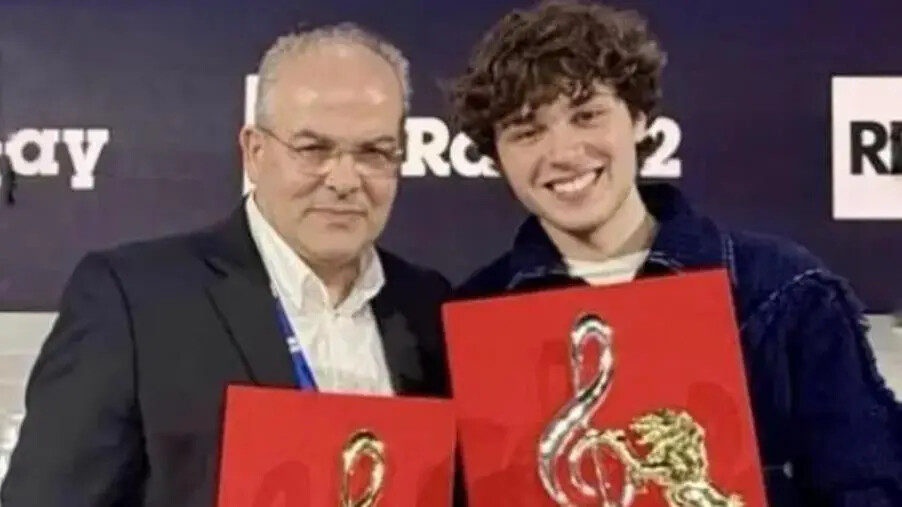 images Festival di Sanremo, Andrea Settembre premiato con le opere di Michele e Antonio Affidato