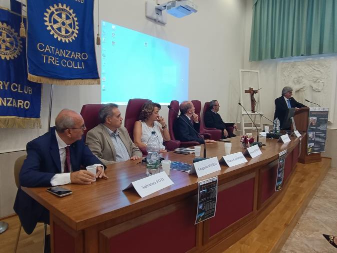 images All’aula Sancti Petri nell’Arcivescovado di Catanzaro: presentato il volume “Medioevo Sconosciuto”