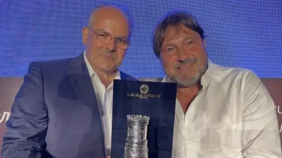 Sigfrido Ranucci trionfa al Premio Letterario Caccuri con "La scelta" images Sigfrido Ranucci trionfa al Premio Letterario Caccuri con "La scelta"