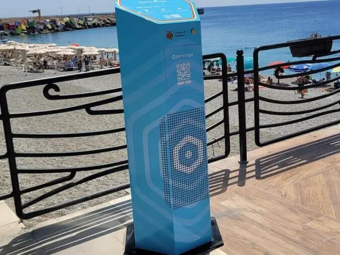 images Catanzaro, oggi pomeriggio l'inaugurazione del totem di Openstage sul lungomare