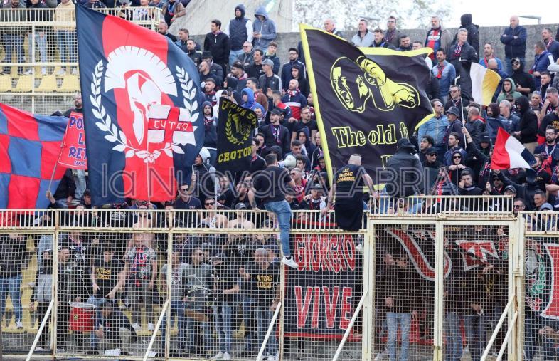 images Nota senatore Rapani (Fdi) su Catanzaro-Crotone, Riccio: "Capolavoro degno di Fantozzi"