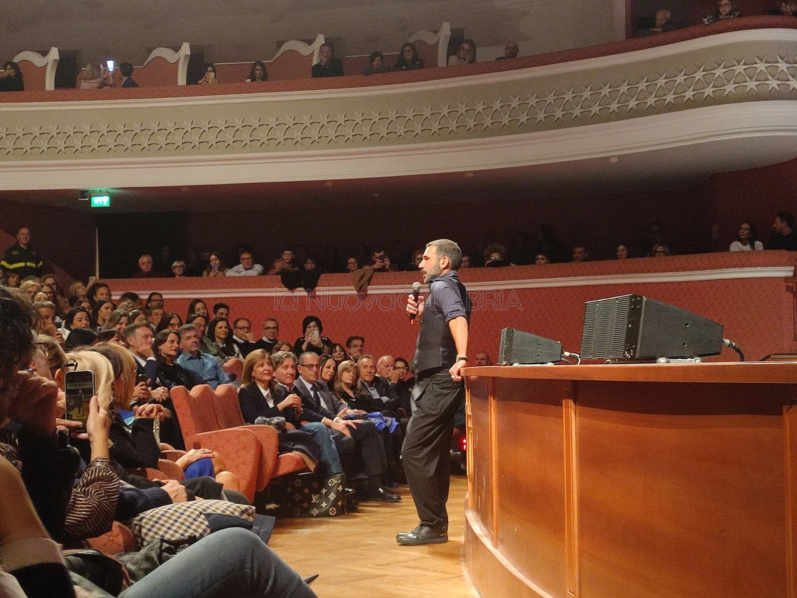 Catanzaro, il Festival d'Autunno si chiude con "Ti racconto una storia" di Edoardo Leo