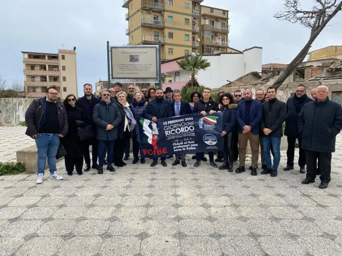 images Crotone, FDI: "Incuria nelle piazze e vie della città"