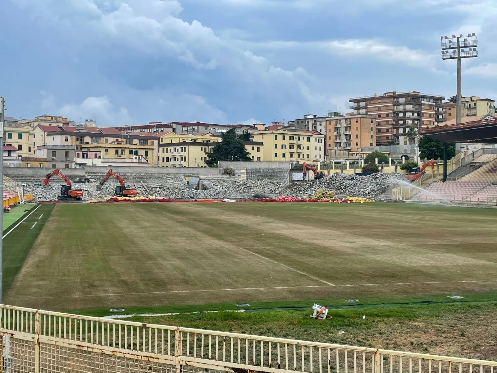 Lavori Ceravolo, Fiorita: "Curva Ovest pronta a fine ottobre e più avanti le coperture delle tribune laterali" 