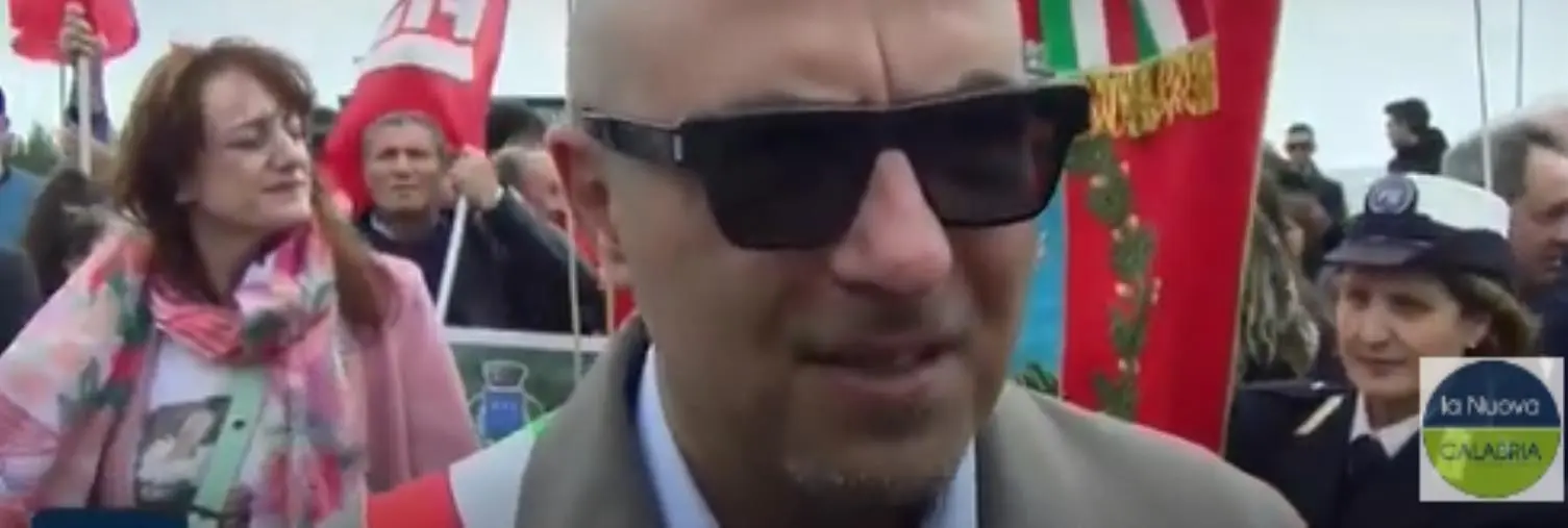 Ospedale di Acri, sindaco e cittadini protestano in Regione contro il riordino della rete ospedaliera images Ospedale di Acri, sindaco e cittadini protestano in Regione contro il riordino della rete ospedaliera