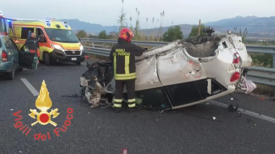 Cosenza, minore alla guida di un Suv perde il controllo e invade la corsia opposta: è grave   images Cosenza, minore alla guida di un Suv perde il controllo e invade la corsia opposta: è grave