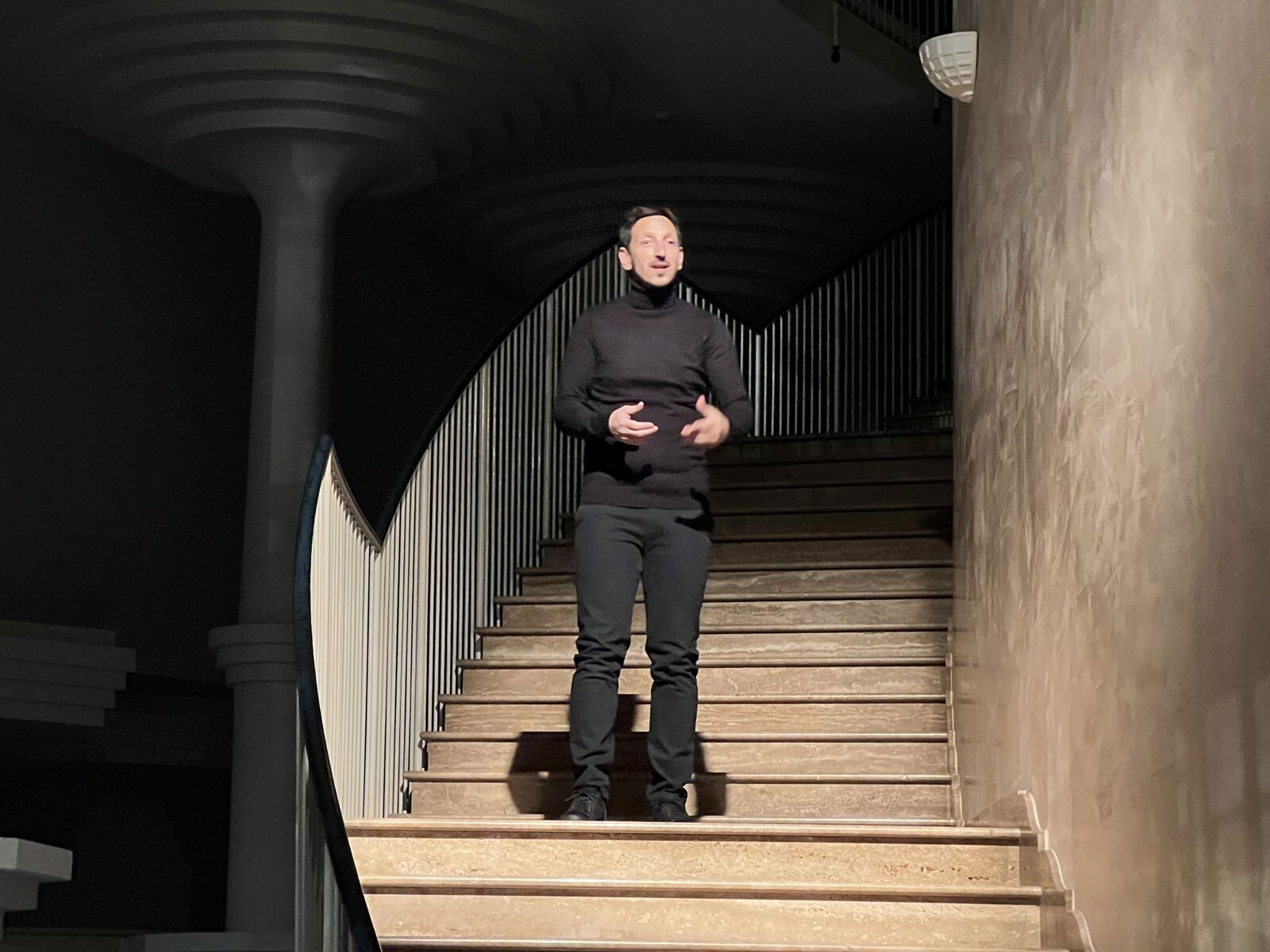 images Catanzaro, al Politeama “La nave teatro”: uno spettacolo che cambia lo sguardo del pubblico 