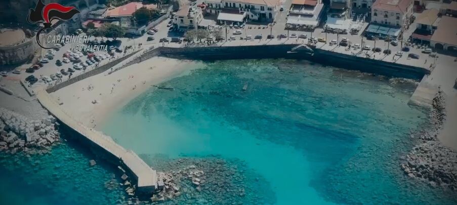 images Vibo, Pasquetta in sicurezza a bordo di velivolo Augusta Westland 412 