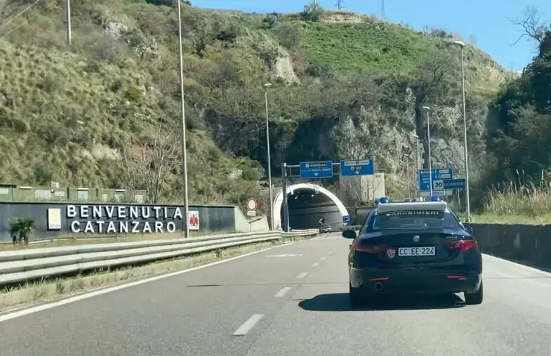 images Catanzaro, 2 persone arrestate: il bilancio dei carabinieri durante le festività del 25 Aprile e 1 Maggio