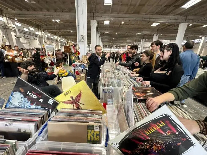 images Amanti della musica a raccolta a Catanzaro per il primo Vinyl Market: i dettagli&nbsp;