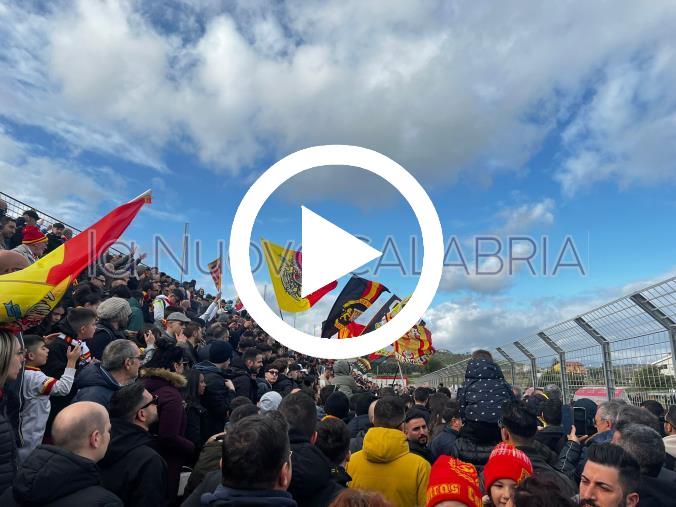 images Verso il derby col Cosenza, migliaia di tifosi al PoliGiovino per dare la carica ai giallorossi