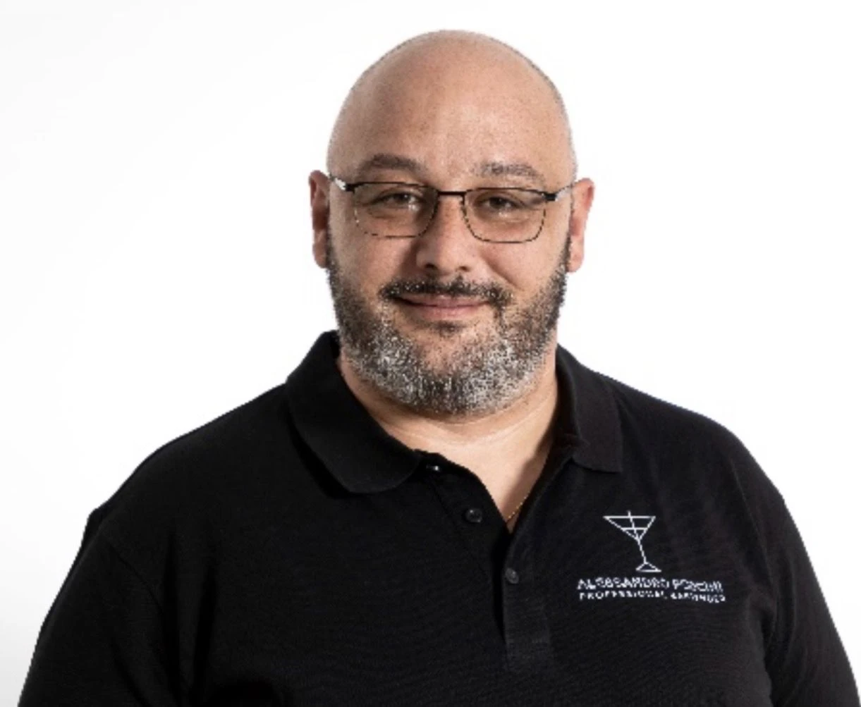 Il bar manager catanzarese Alessandro Porcini negli Emirati Arabi per la formazione di 35 barman da tutto il mondo
