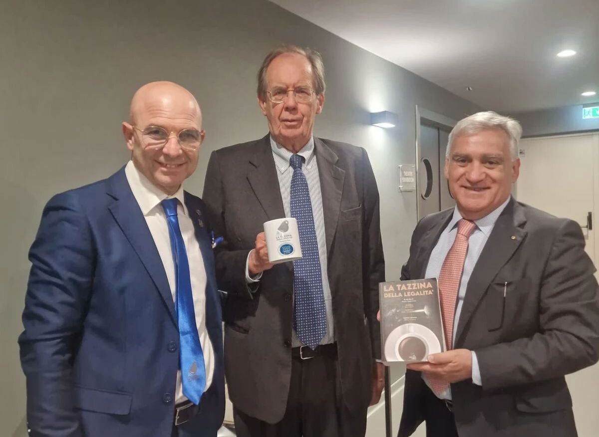 images All'UMG di Catanzaro "La Tazzina della Legalità" incontra Riva (CNEL) 