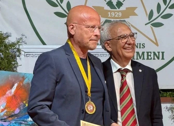 Crotone, il questore Renato Panvino insignito del "Premio Nazionale città di Reggio Calabria"