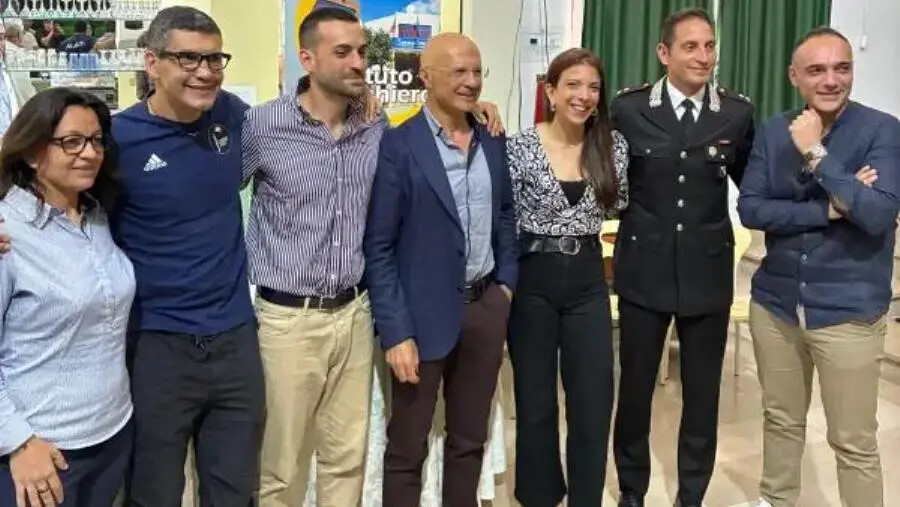 Soverato, all’Istituto Alberghiero si chiude il progetto europeo “Boxing For Change” images Soverato, all’Istituto Alberghiero si chiude il progetto europeo “Boxing For Change”
