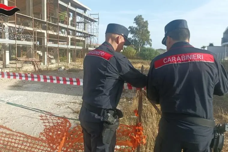 images Lottizzazione abusiva a Crosia, sequestro di 6 edifici e 9 denunce: anche tecnici comunali