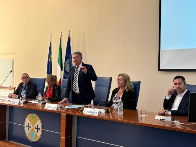 images Concorso "Ragazzi in aula" del Consiglio regionale, Mancuso: "Siate orgogliosi delle vostre origini"