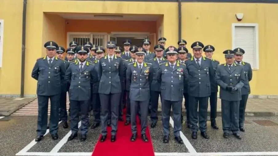 images Il Comandante della Gdf Gianluigi D’Alfonso in visita alla Compagnia di Soverato 