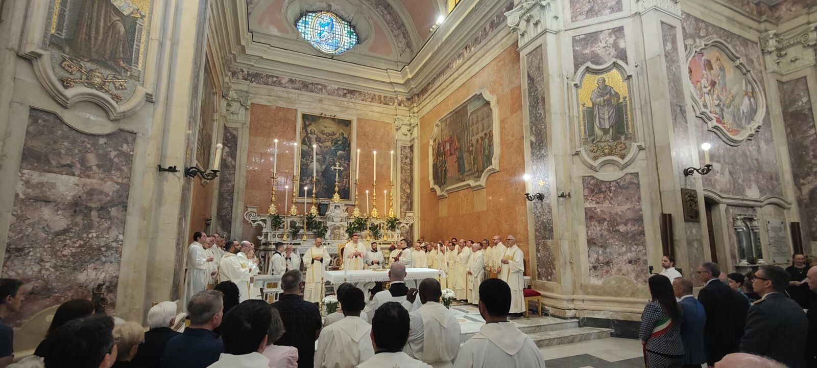 images Corpus Domini a Catanzaro, mons. Maniago: "L’Eucaristia costruisce la comunione e trasforma il mondo"