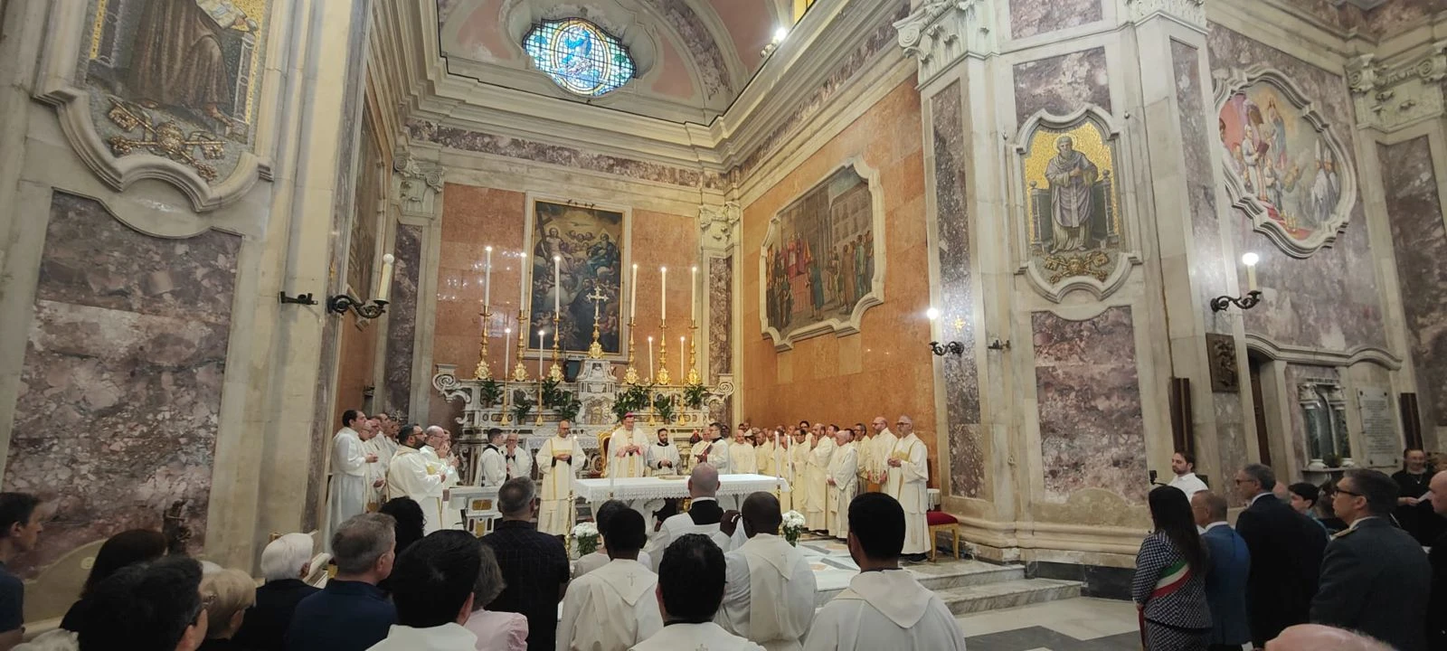 Corpus Domini a Catanzaro, mons. Maniago: "L’Eucaristia costruisce la comunione e trasforma il mondo"
