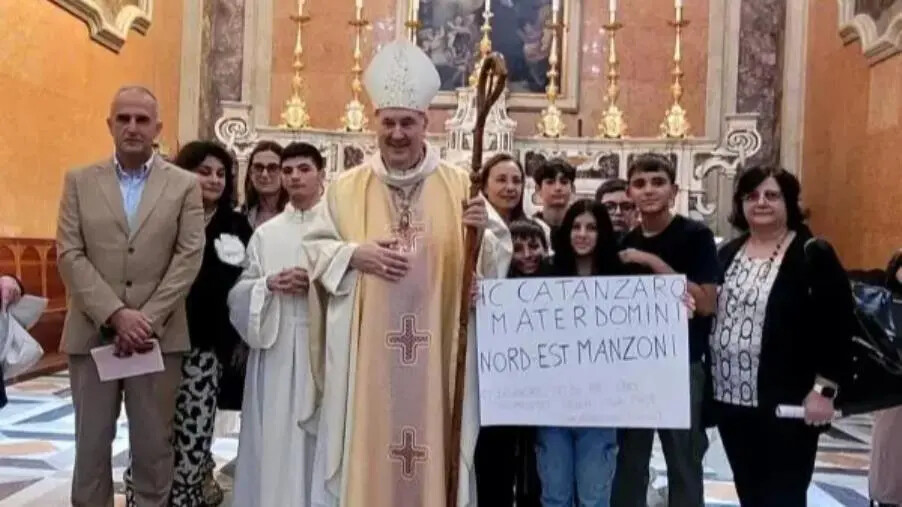 Messa di apertura anno scolastico: momento di preghiera anche per il Comprensivo Materdomini Nord Est Manzoni images Messa di apertura anno scolastico: momento di preghiera anche per il Comprensivo Materdomini Nord Est Manzoni
