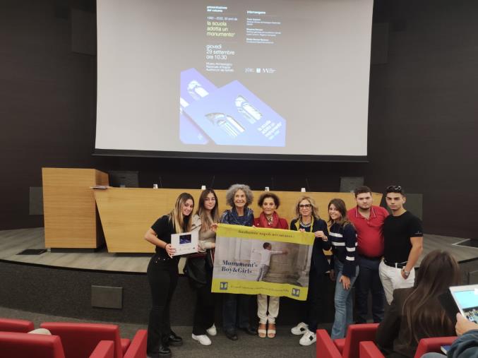 images Catanzaro, l’I.T.E. “Grimaldi-Pacioli” al MANN per i 30 anni de “La scuola adotta un monumento”