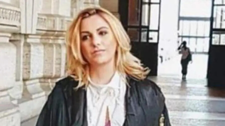 Claudia Conidi Ridola: "Il fascino del passato e l'inganno di riportarlo al presente" images Claudia Conidi Ridola: "Il fascino del passato e l'inganno di riportarlo al presente"