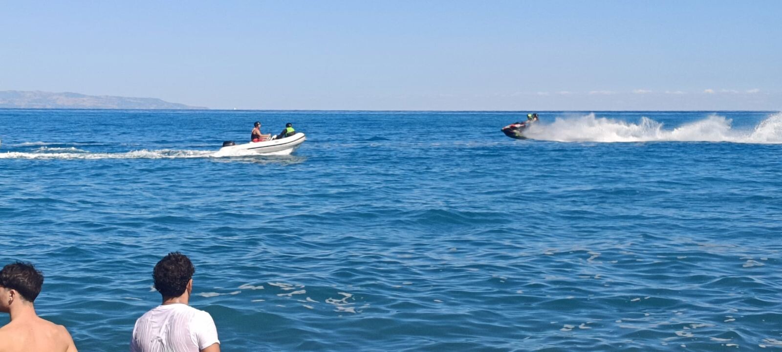 images A Corigliano-Rossano il mare sale in cattedra: battesimo dell'acqua per gli studenti degli istituti superiori locali 