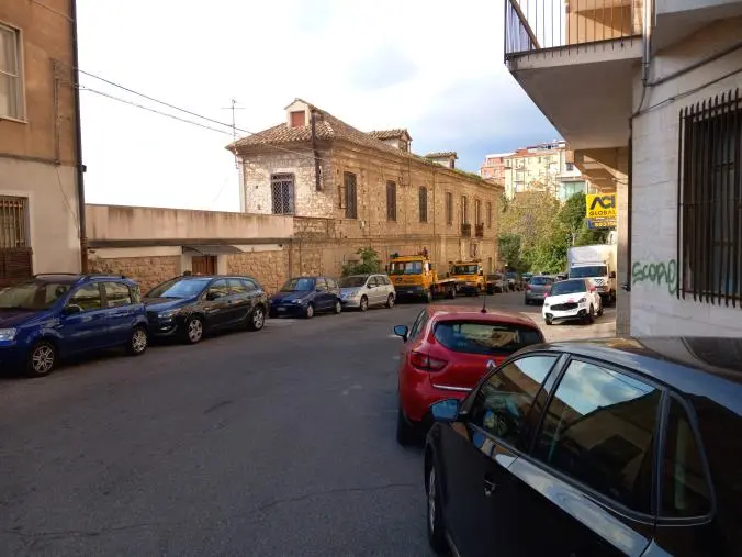 Catanzaro, atti vandalici su un'auto di un professore  images Catanzaro, atti vandalici su un'auto di un professore